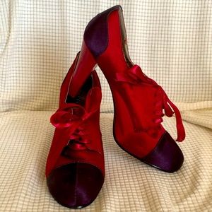 Madden Girl Size 7.5 Nadia Satin Lace-up Heel Two-Tone Magenta and Purple